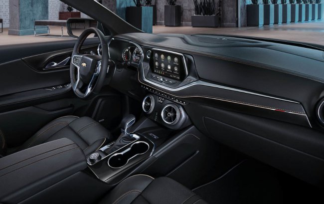 В сети появились фотографии нового Chevrolet Blazer 3
